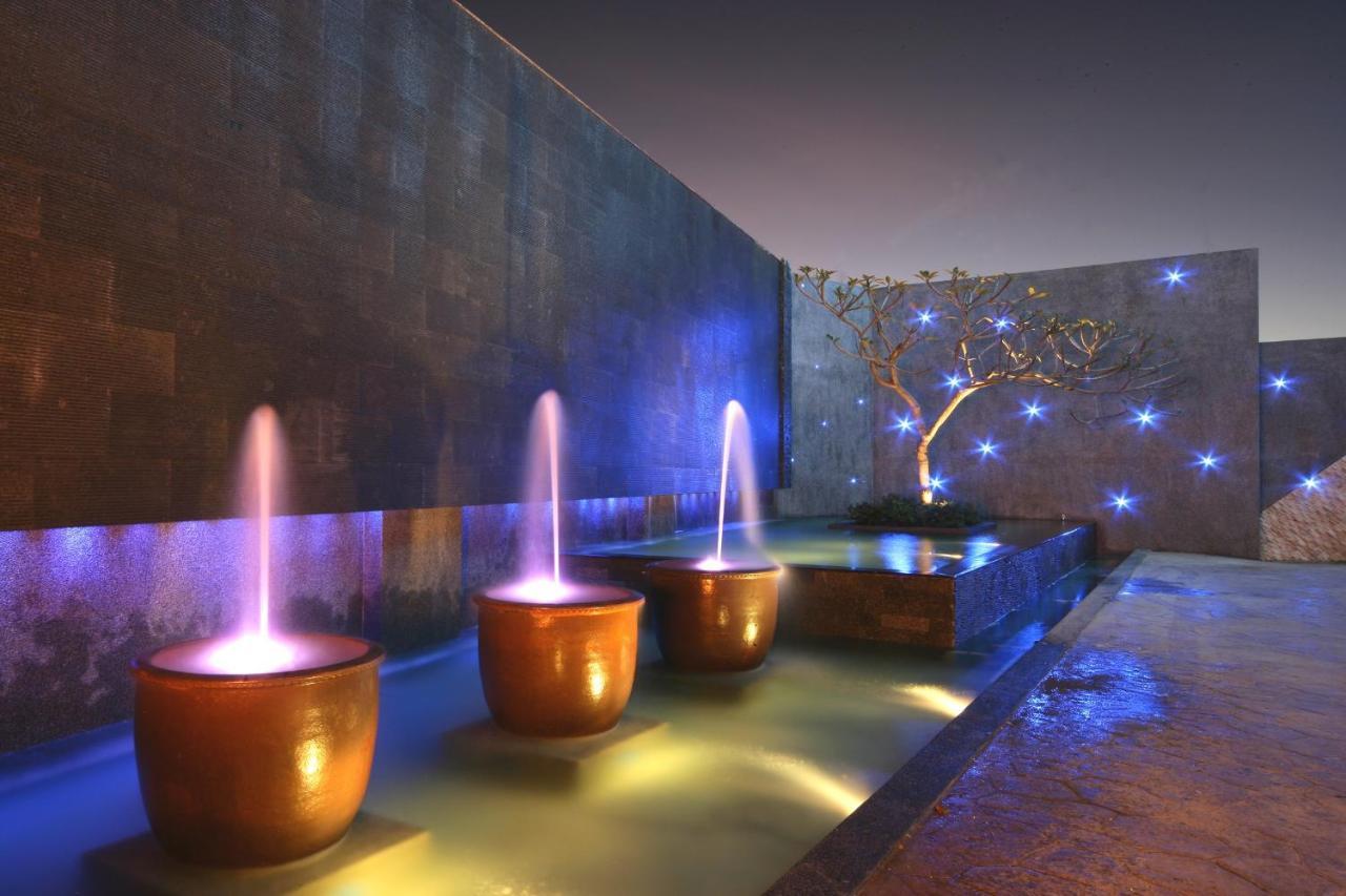 Spring Young Motel Fengyuan Extérieur photo