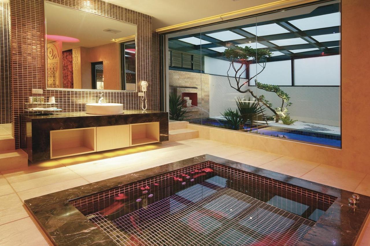 Spring Young Motel Fengyuan Extérieur photo