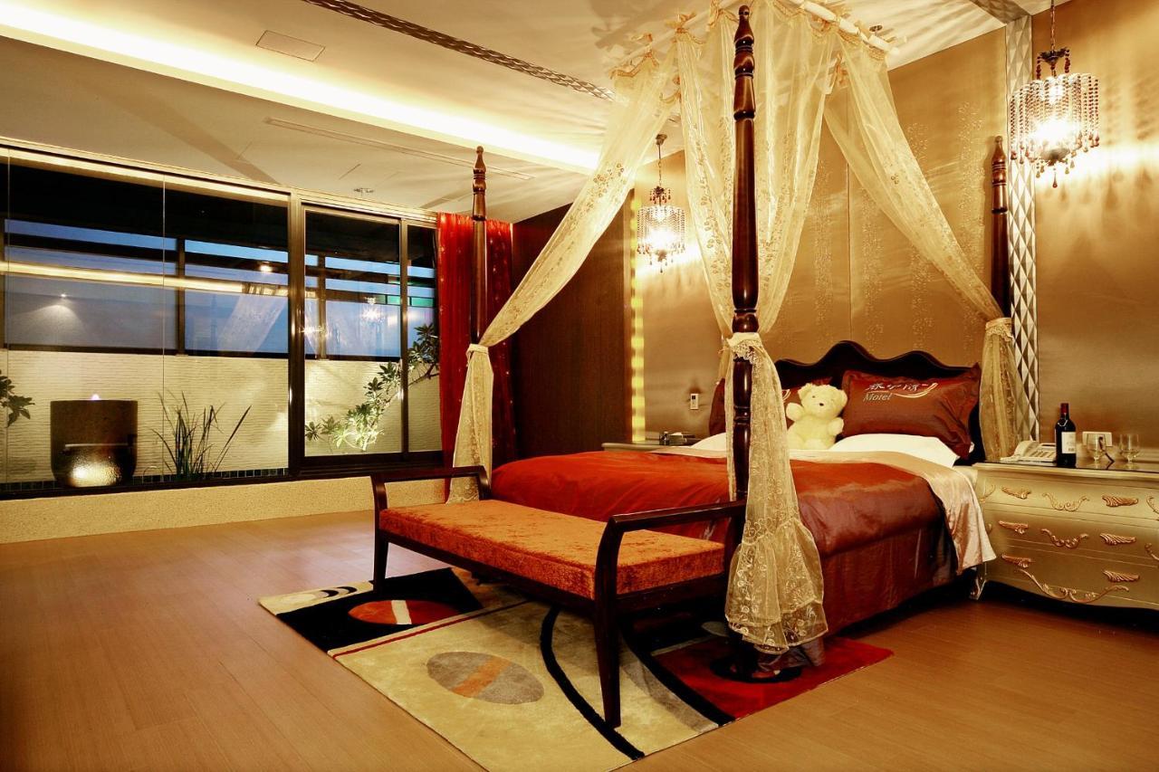 Spring Young Motel Fengyuan Extérieur photo