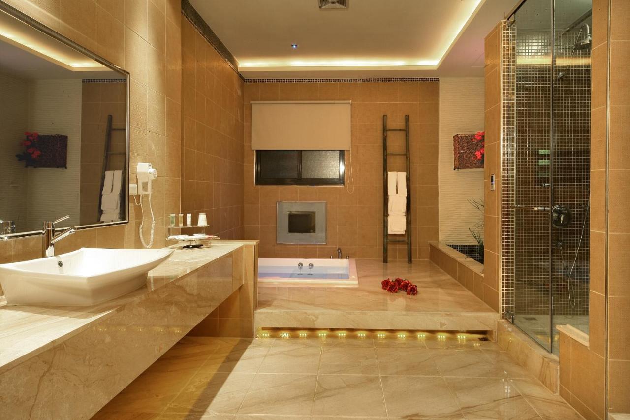 Spring Young Motel Fengyuan Extérieur photo