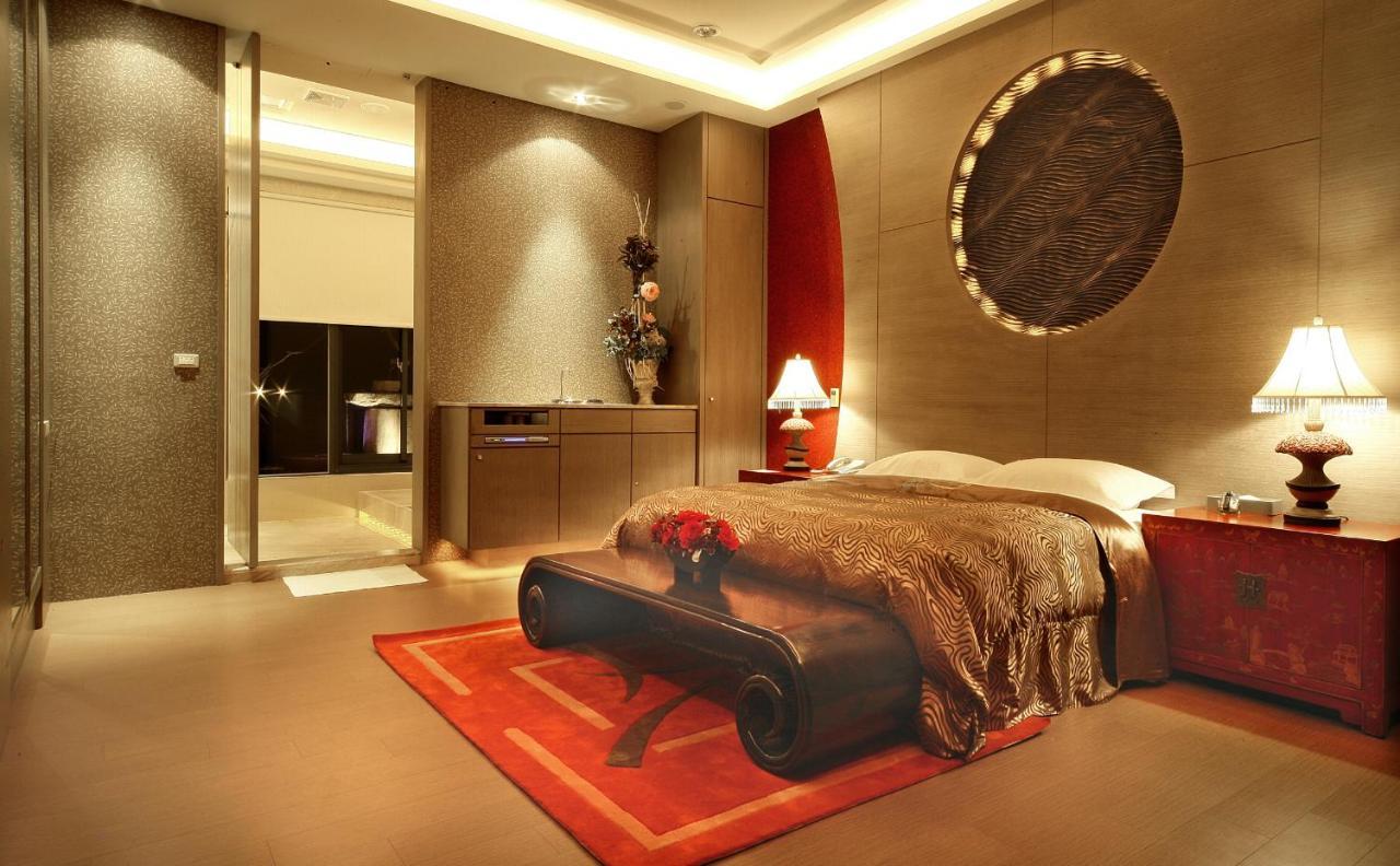 Spring Young Motel Fengyuan Extérieur photo