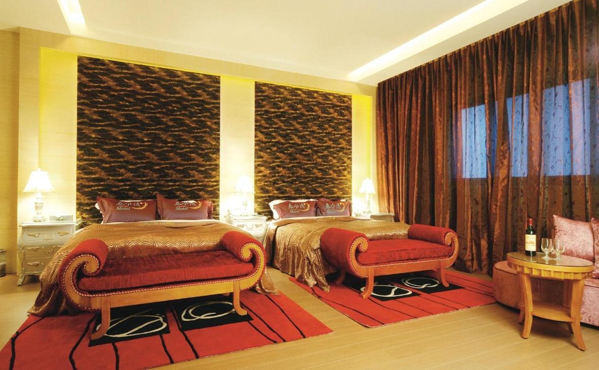 Spring Young Motel Fengyuan Extérieur photo