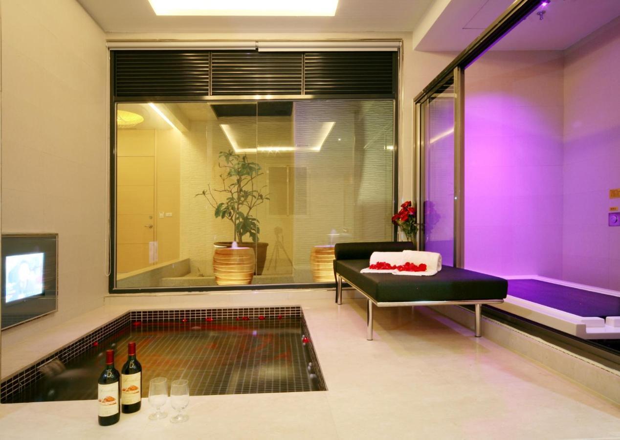Spring Young Motel Fengyuan Extérieur photo